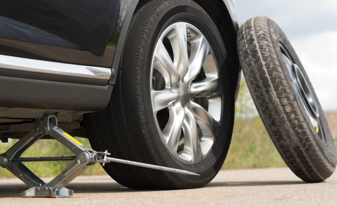 Vị trí lắp lốp xe ô tô mới - thay lốp mới đằng sau sẽ giúp bạn điều khiển xe tốt hơn