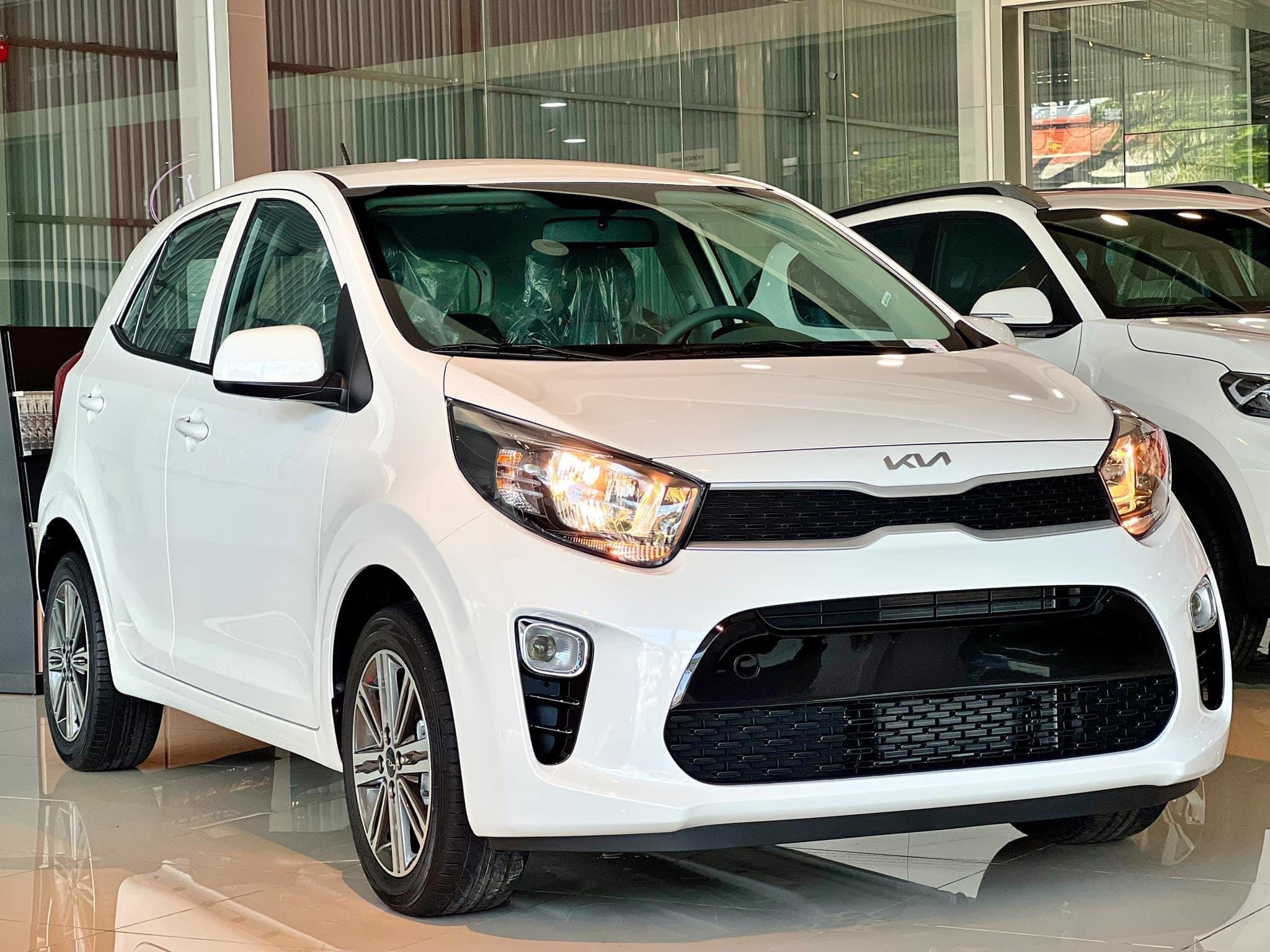 KIA Morning không phù hợp cho mục đích kinh doanh, có mức giá rẻ khoảng 304 triệu