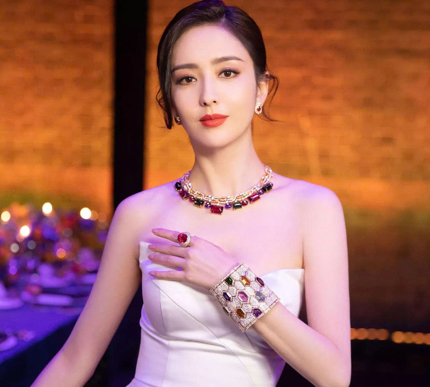 Tiểu sử Đồng Lệ Á thành danh với “Cung Tỏa Tâm Ngọc”